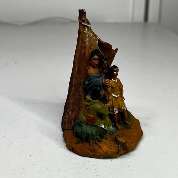 Vintage Native American Family & Teepee Resin Figurine - Picture 4 of 7
